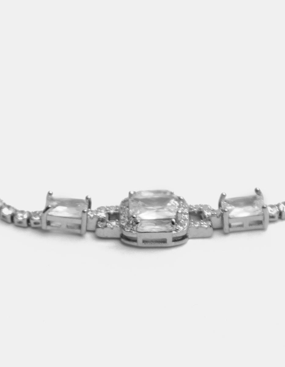 ⚡Ei Pulsera Ajustable en Plata .925 con Baño de Rodio, 3 Topacios Centrales y Topacios Blancos