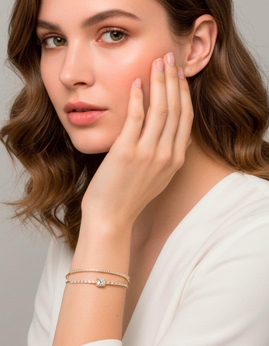 ⚡Ei Brazalete en Plata .925 con Baño de Oro 22 kt, Doble Hilo con Topacio Rectangular y Topacios Blancos