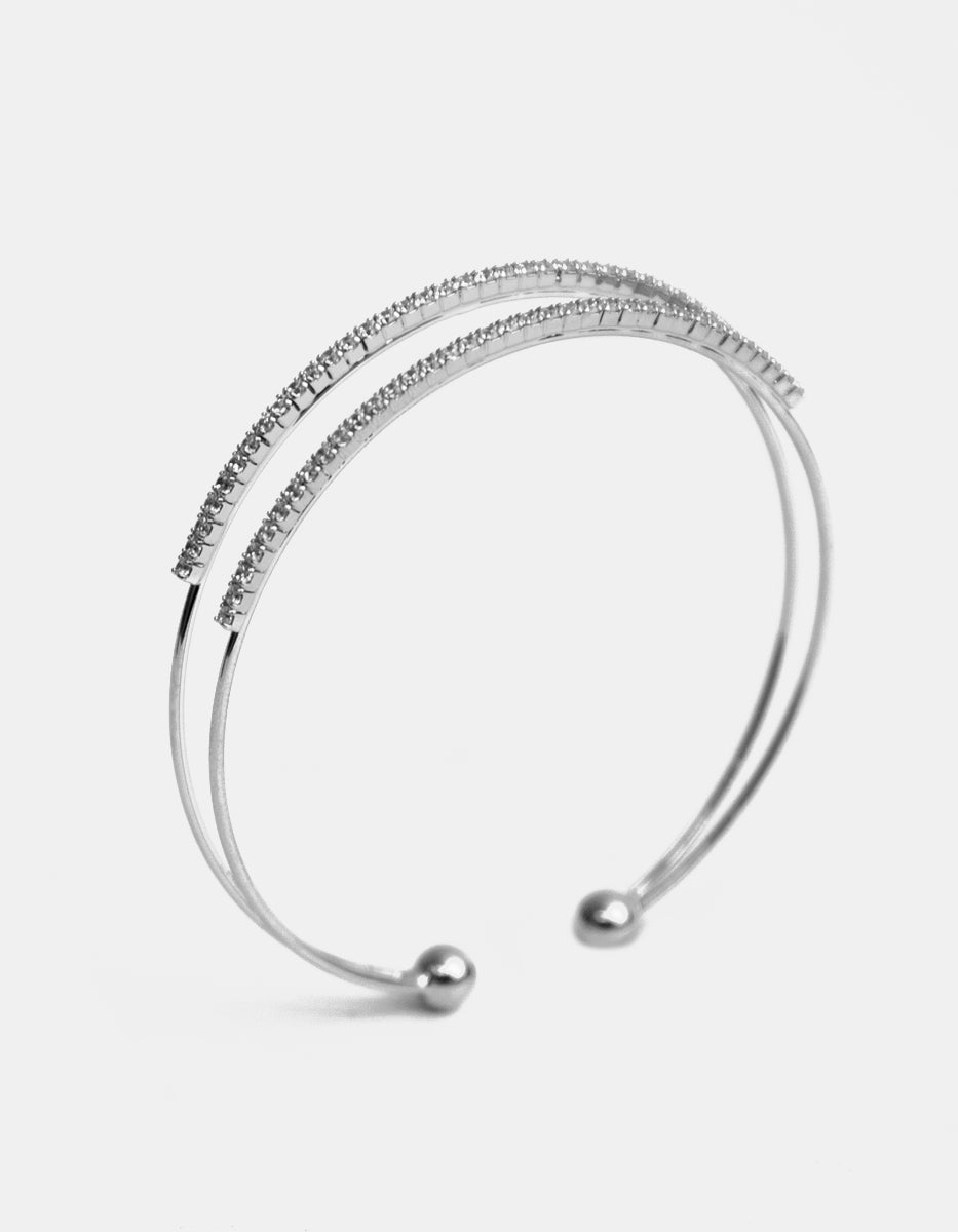 ⚡Ei Brazalete en Plata .925 con Baño de Rodio, Doble Hilo y Topacios Blancos Mini en Forma Redonda