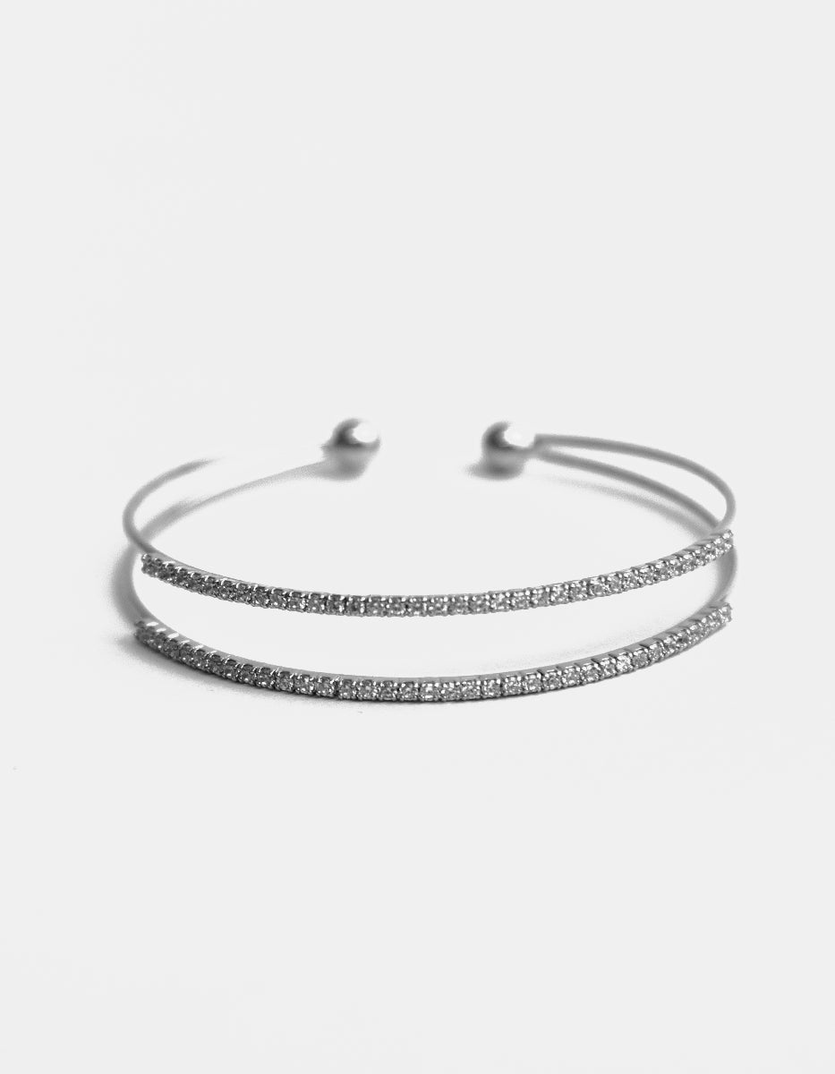 ⚡Ei Brazalete en Plata .925 con Baño de Rodio, Doble Hilo y Topacios Blancos Mini en Forma Redonda
