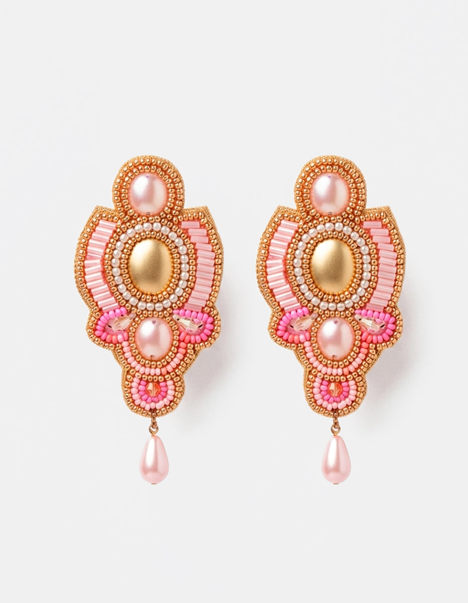 Aretes de cuentas y canutillo en tonos rosados Mandragora