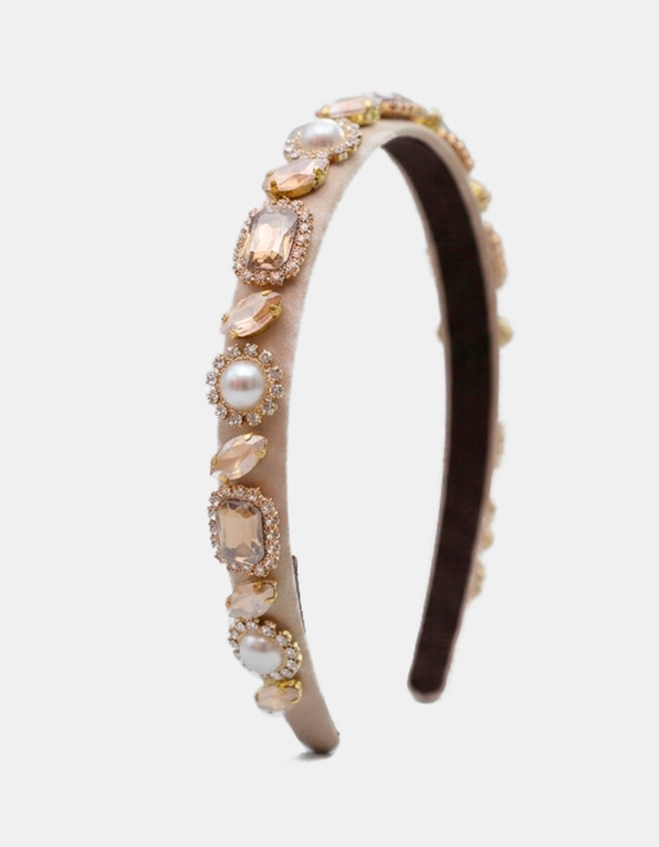 Diadema de terciopelo champagne con gemas doradas y perlas vintage