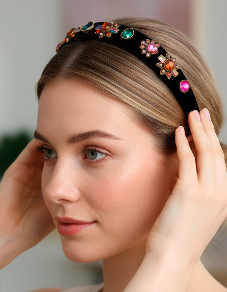 Diadema de terciopelo negro con gemas multicolor vintage
