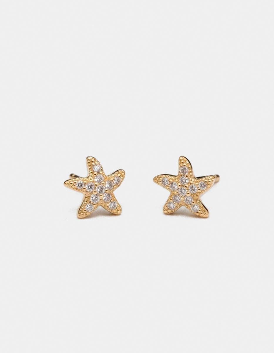 Broqueles mini de plata .925 con baño de oro 22k en forma de estrella de mar y topacios blancos corte brillante Festive Style
