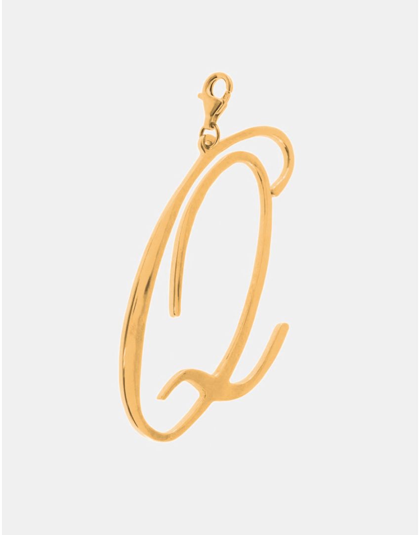 Dije con inicial Q Pure Love