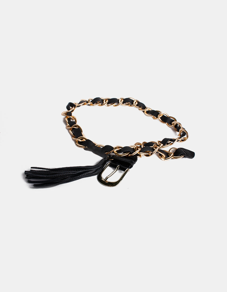 Cinturón de piel negra con metal noble dorado