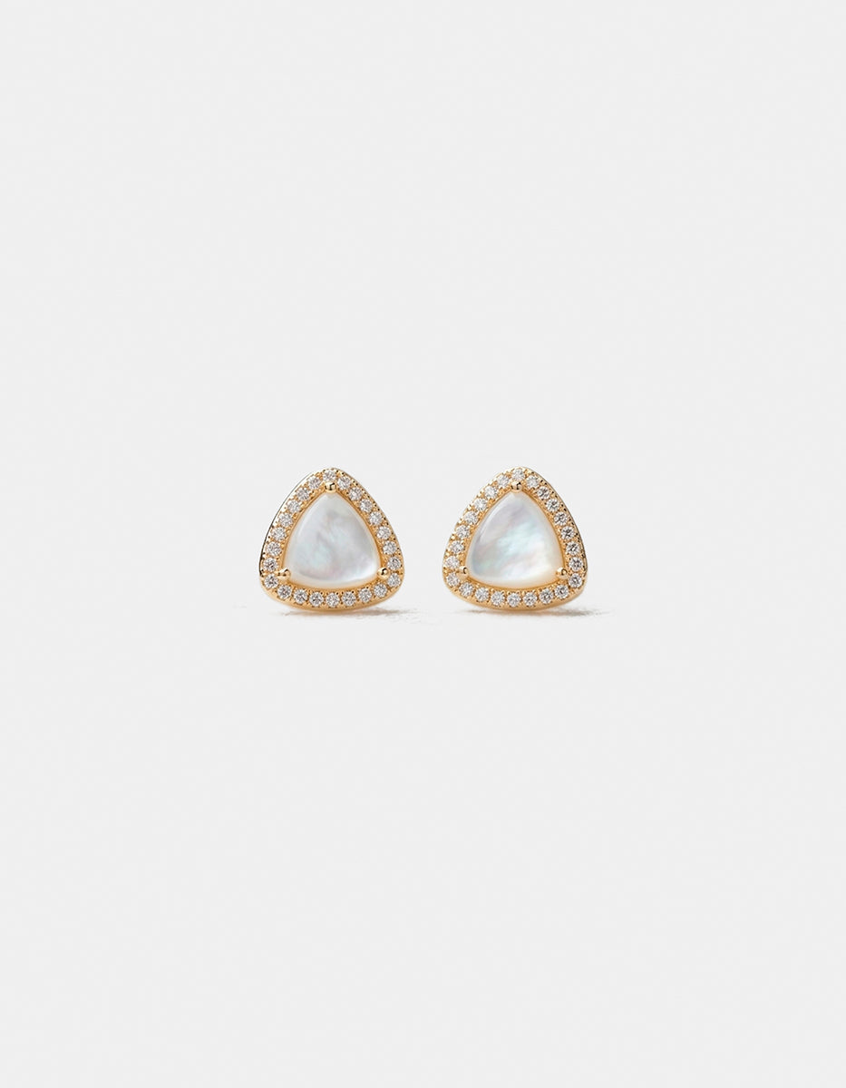 Broqueles de plata .925 con baño de oro 22k en forma de triángulo con madre perla y topacios blancos corte brillante Festive Style