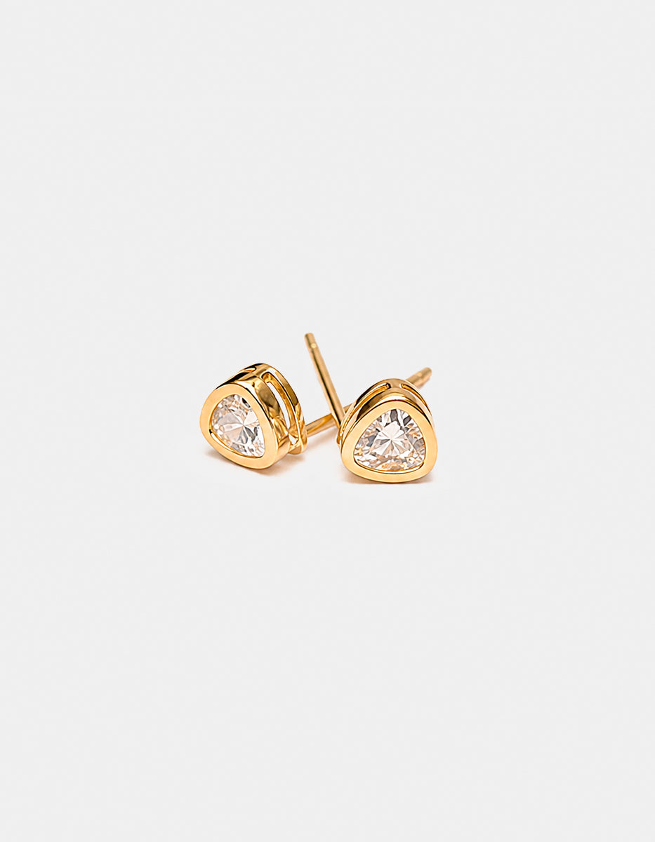 Broqueles de plata .925 con baño de oro 22k en forma de triángulo y topacio blanco corte trillion Festive Style