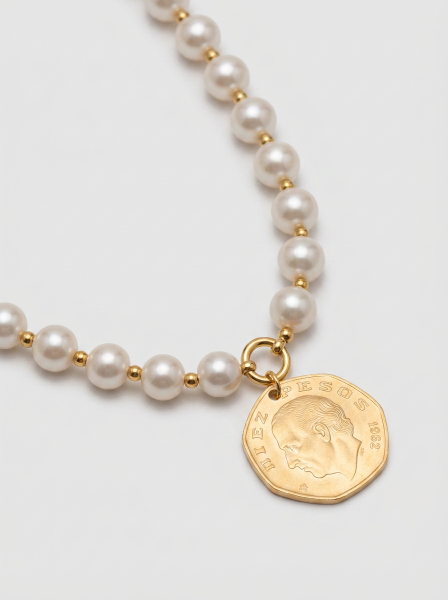 Collar con perla Mabe intercalada & moneda baño oro 22kt Memorias