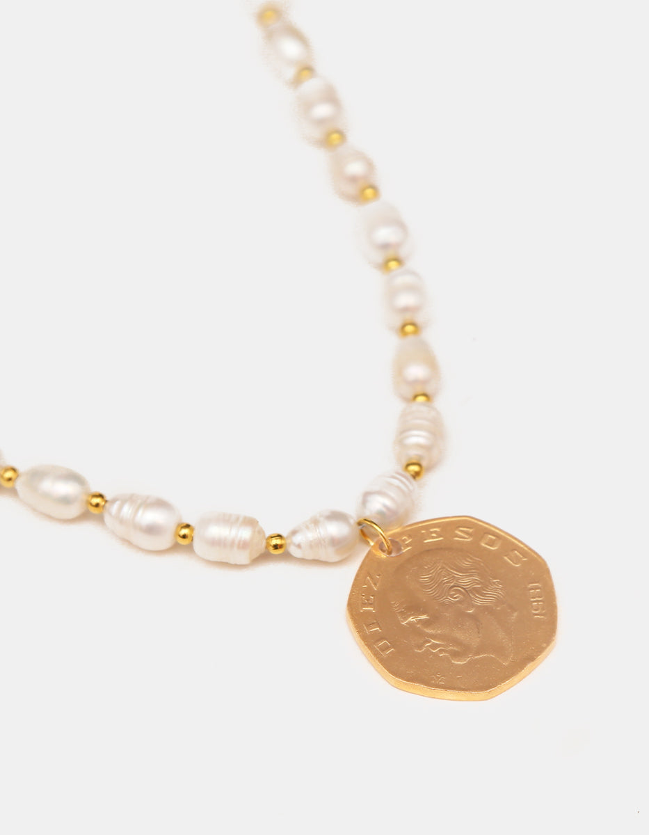 Collar con perla natural intercalada & moneda baño oro 22kt Memorias