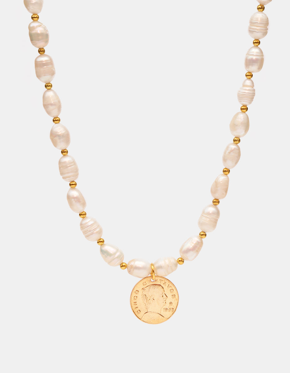 Collar con perla natural intercalada & moneda con baño oro 22kt Memorias