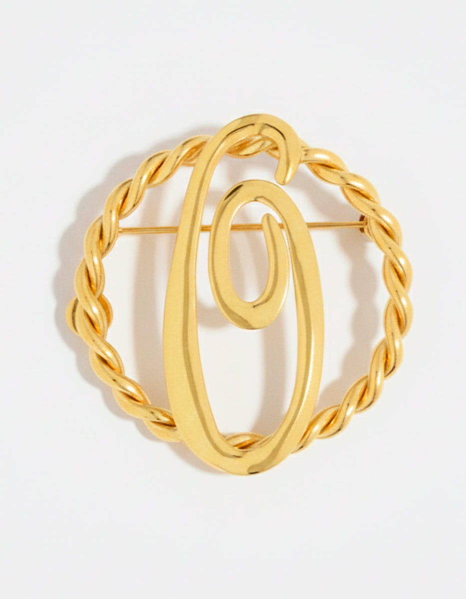 Broche con inicial O Pure Love