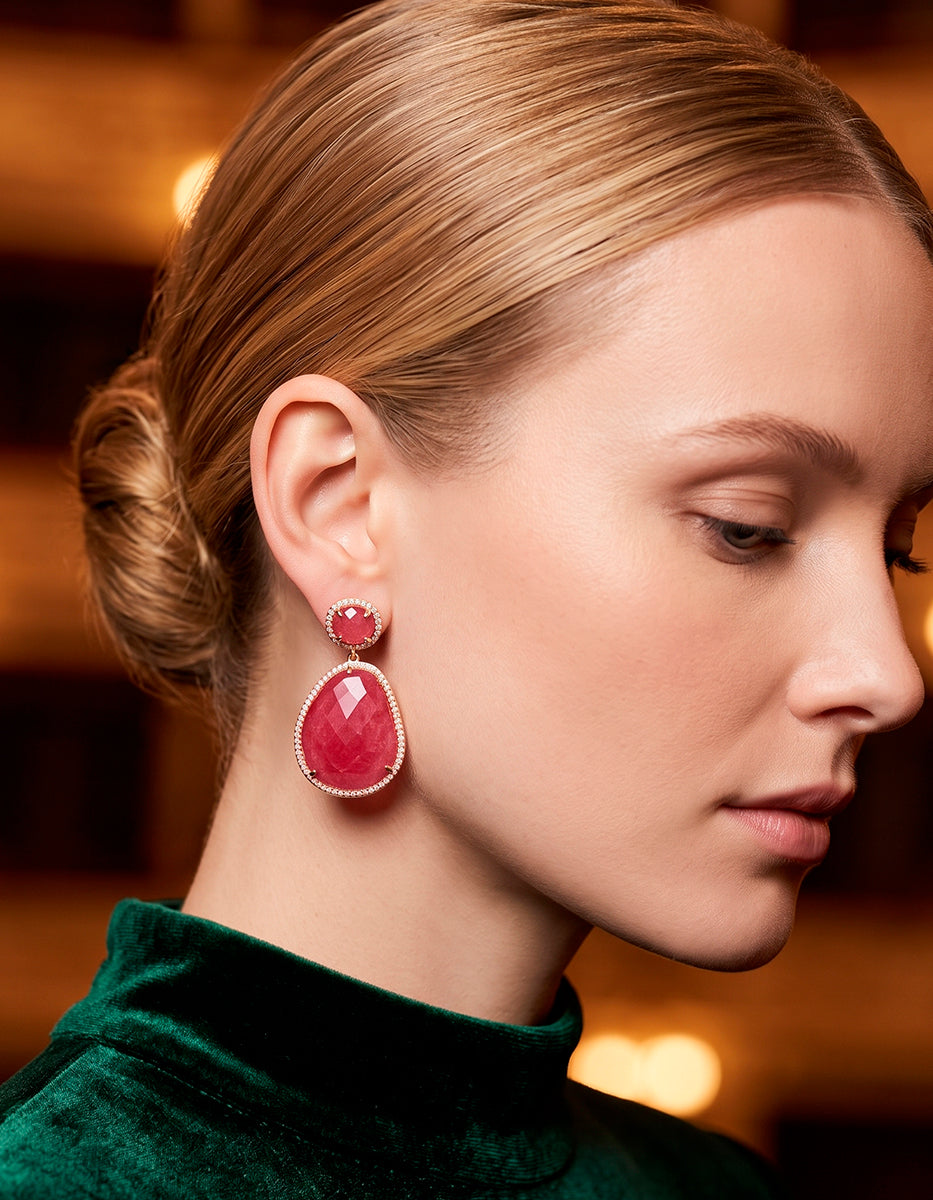 Aretes bronce baño oro 22 kt doble gota y circulo piedra ojo de gato tono salmon & espinolia® blanca