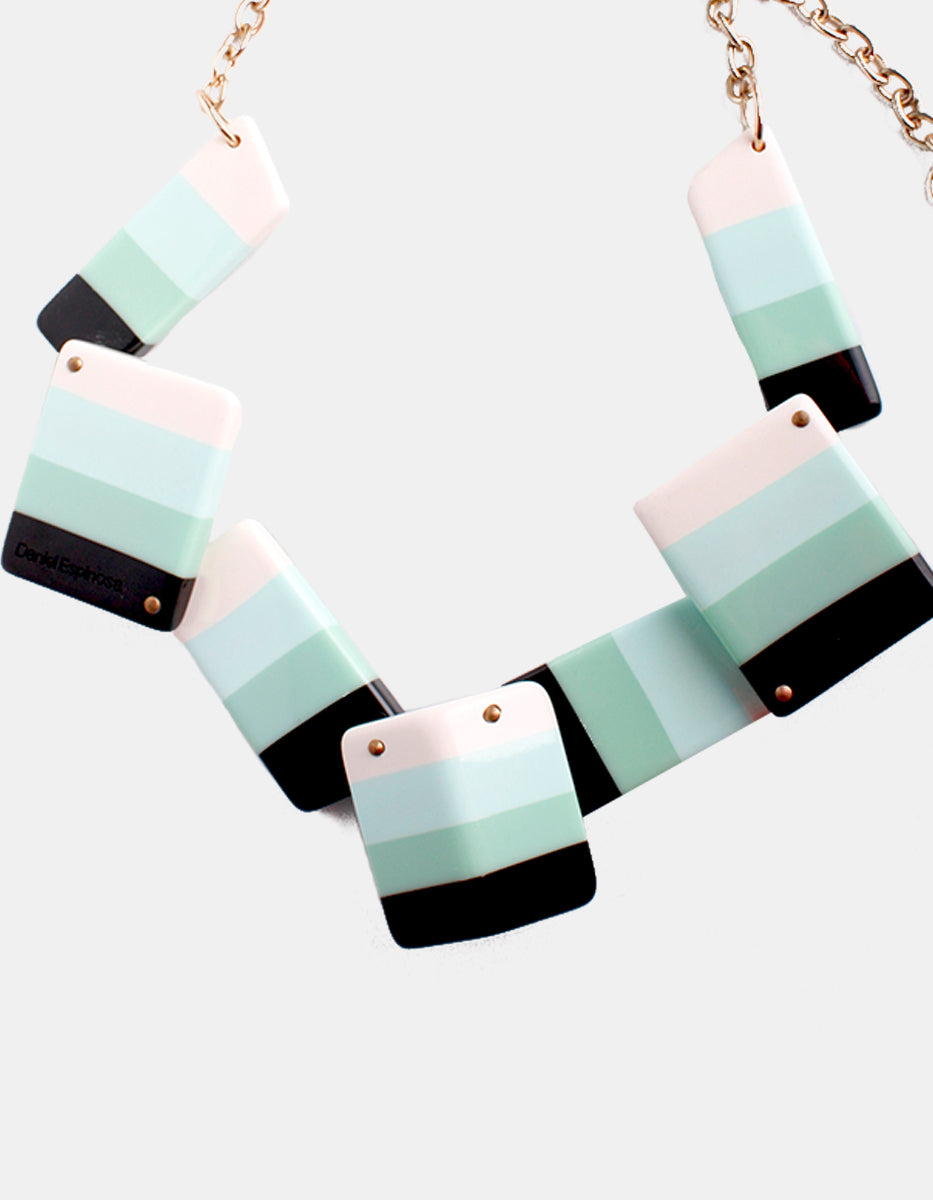 ⚡Ei Collar en Metal Base con Baño Vermeil 22 kt Rectángulos en Tonos Verde, Menta y Crema New Deco