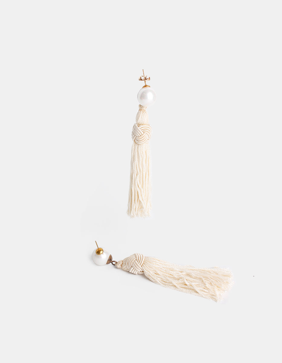 Aretes perla mabe con pompones Esplendida