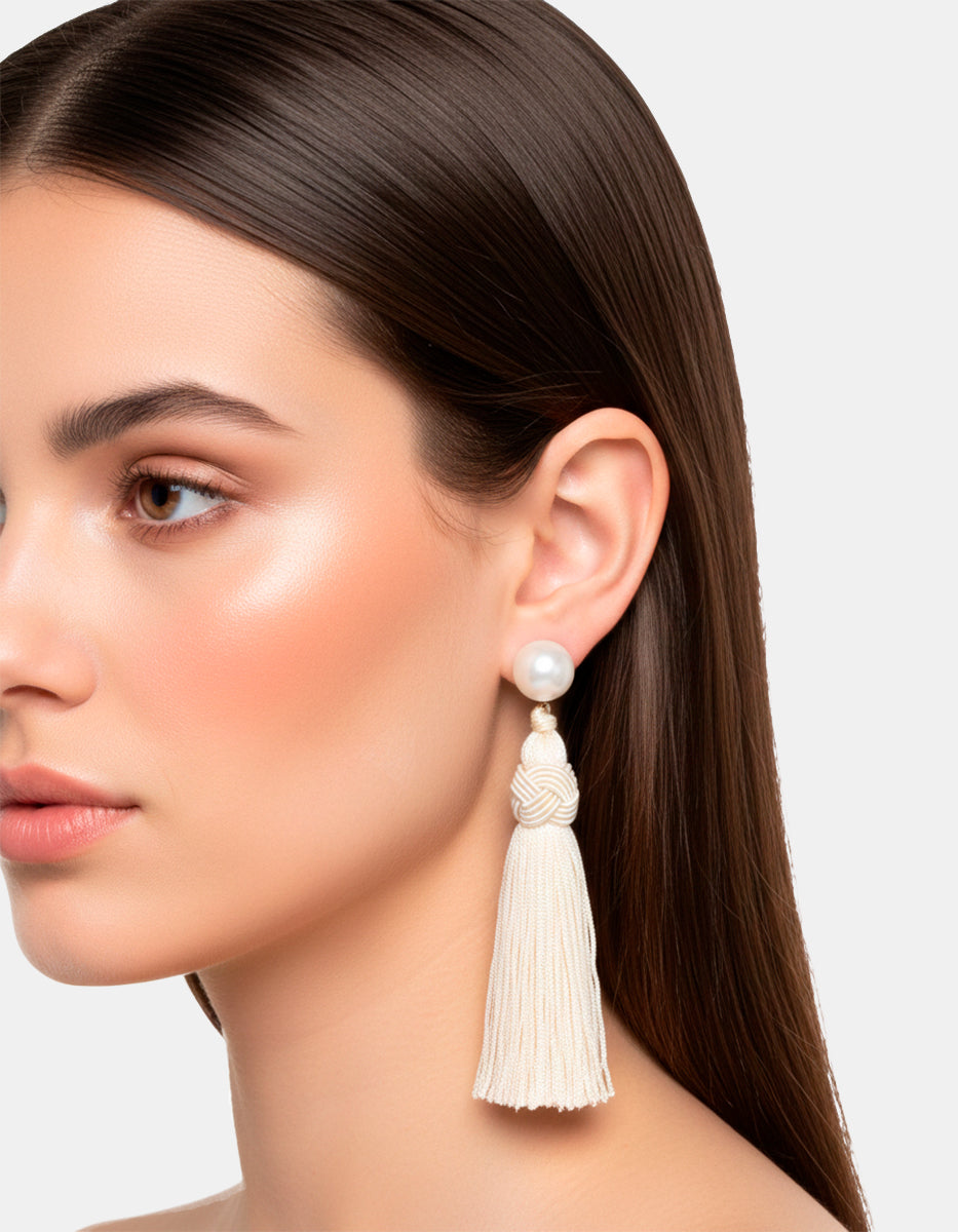 Aretes perla mabe con pompones Esplendida