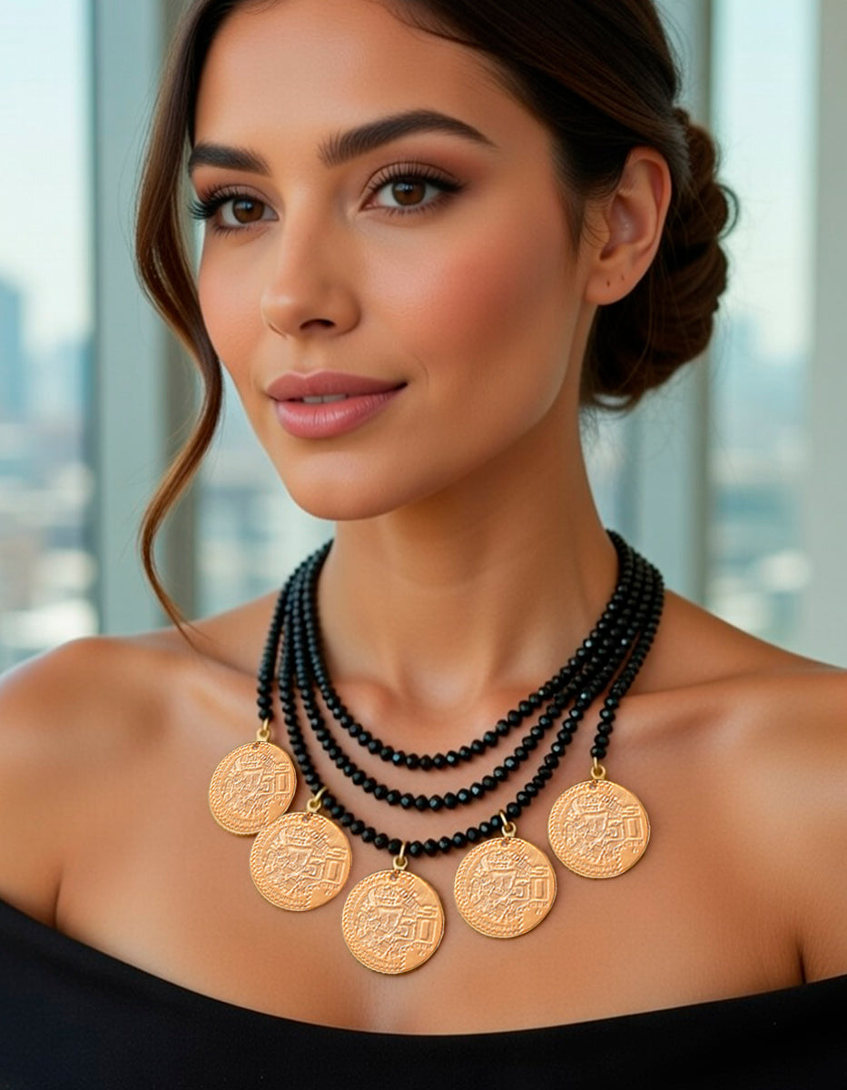 Collar de 7 hilos con cristal austriaco y 5 monedas vintage en baño de oro de 22kt Memorias