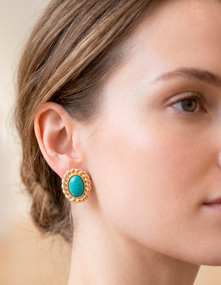 Aretes de oro laminado 22 kt con turquesa en corte cabujón ovalado