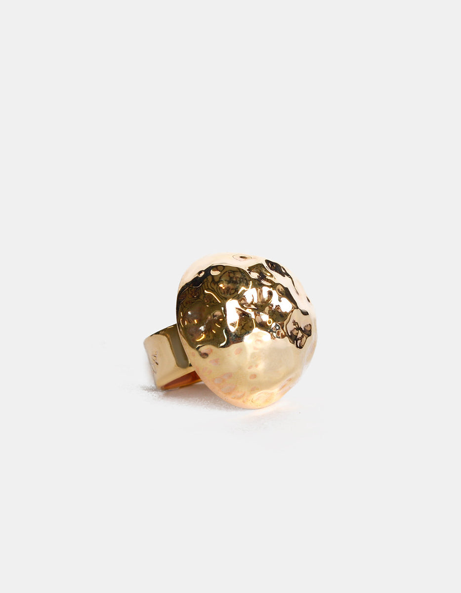 Anillo bronce baño oro 22 kt martillado grande Reflections
