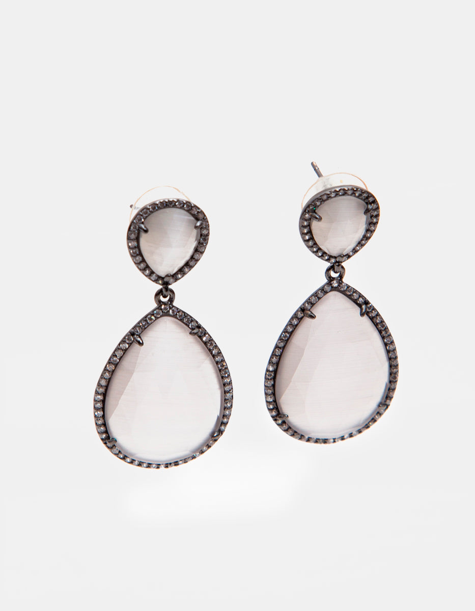 Aretes gema ojo de gato blanco perla Marquesa