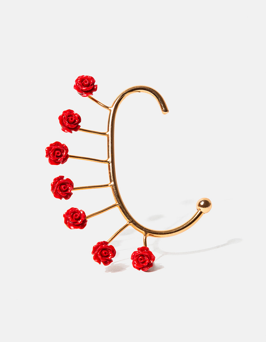 Arete Único de Bronce con Baño de Oro 22kt y Rosas Talladas de Baquelita Roja By Daniel