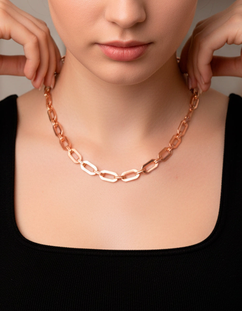 Collar de bronce en baño rosa con eslabones grandes y chicos