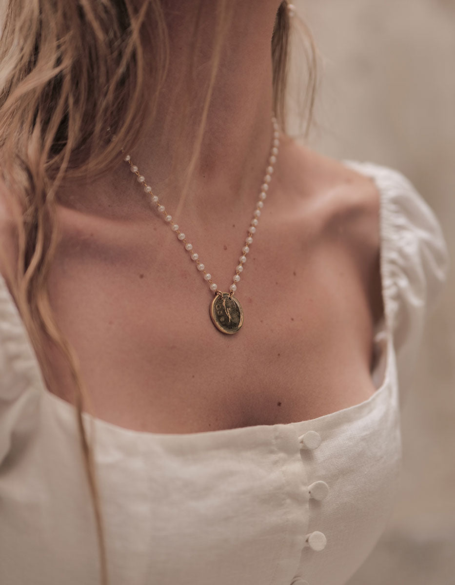 Collar moneda auténtica perla mabe Memorias