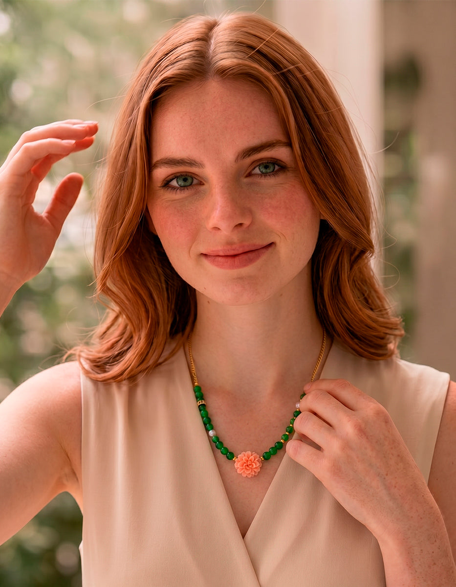 Collar de Bronce con Baño Oro 22K, Jade, Perla Mabe y Baquelita Coral