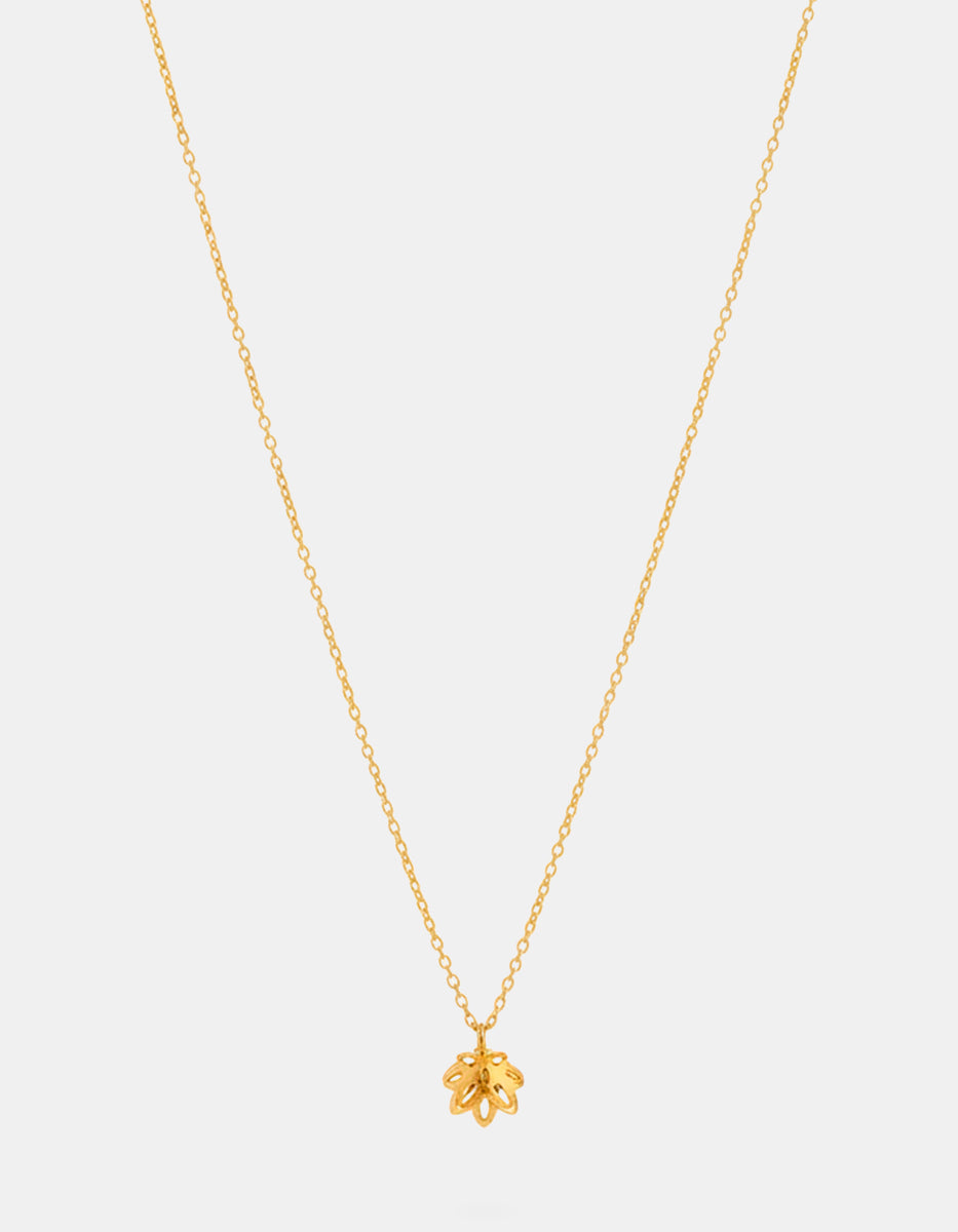Cadena con dije de flor de loto en bronce con baño de oro 22 kt y espinolita brillante