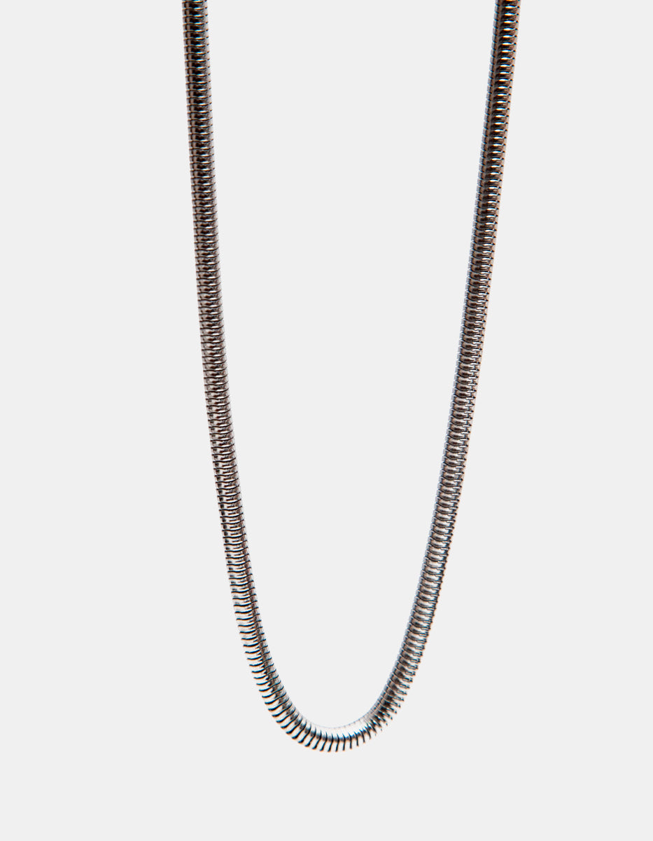 Collar masculino acero inoxidable baño platino con cordón cola de rata Nordic
