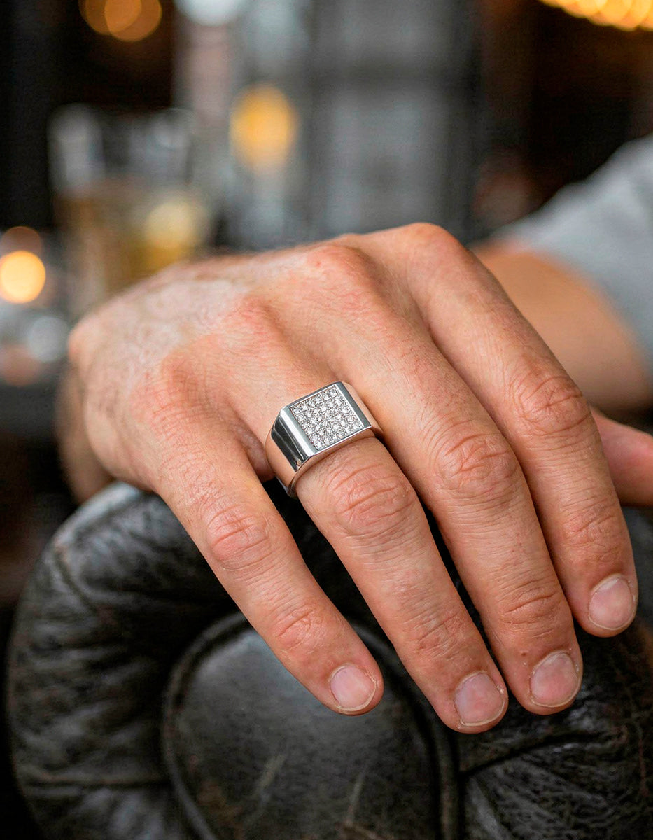 Anillo de acero inoxidable en baño de rodio con cuadro y espinolitas Talla 9 Nordic