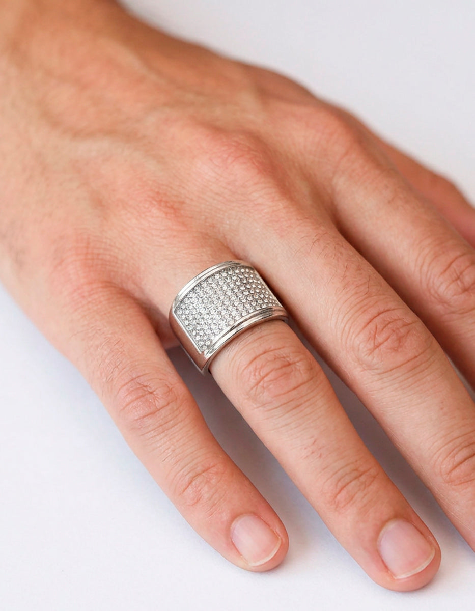 Anillo de acero inoxidable en baño de rodio con espinolitas cuadradas Talla 8 Nordic