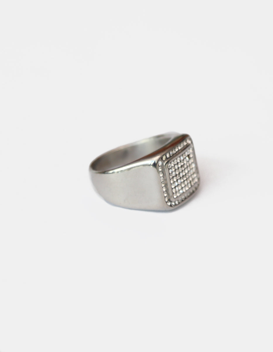 Anillo de acero inoxidable en baño de rodio con espinolitas cuadradas Nordic