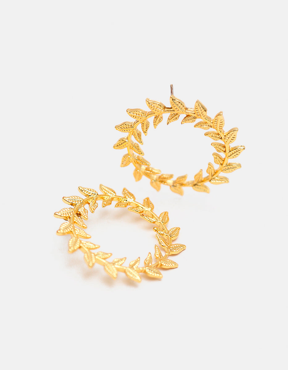 Aretes halo con hojas Golden
