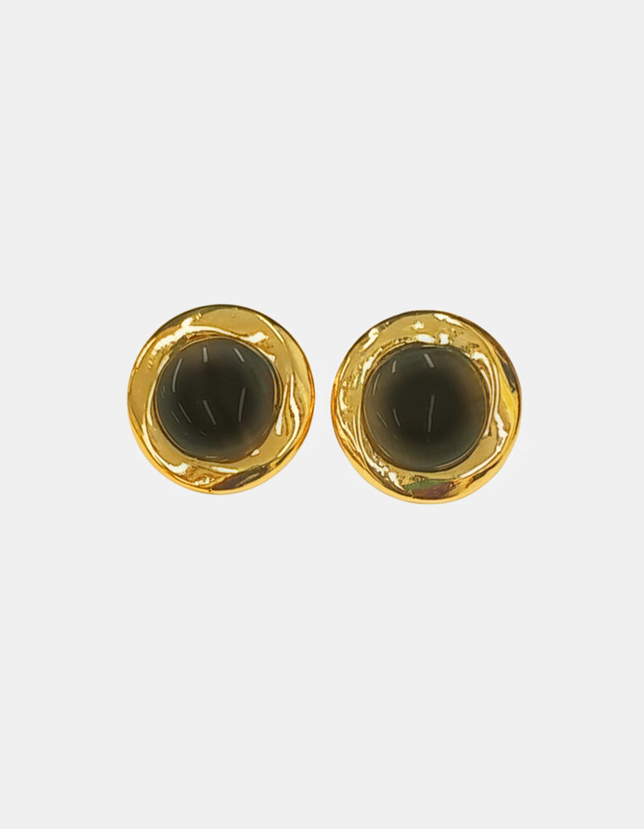 Aretes en bronce con baño de oro 22 kt y piedra ojo de gato café Flashy Moments