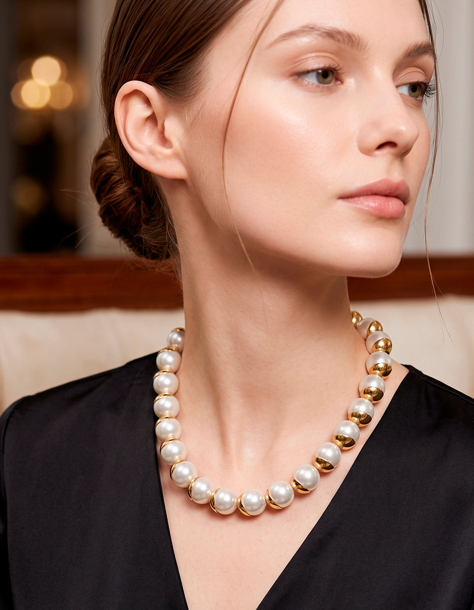 Collar de Perlas Mabe con Casquillos Intercalados en Baño de Oro de 22kt