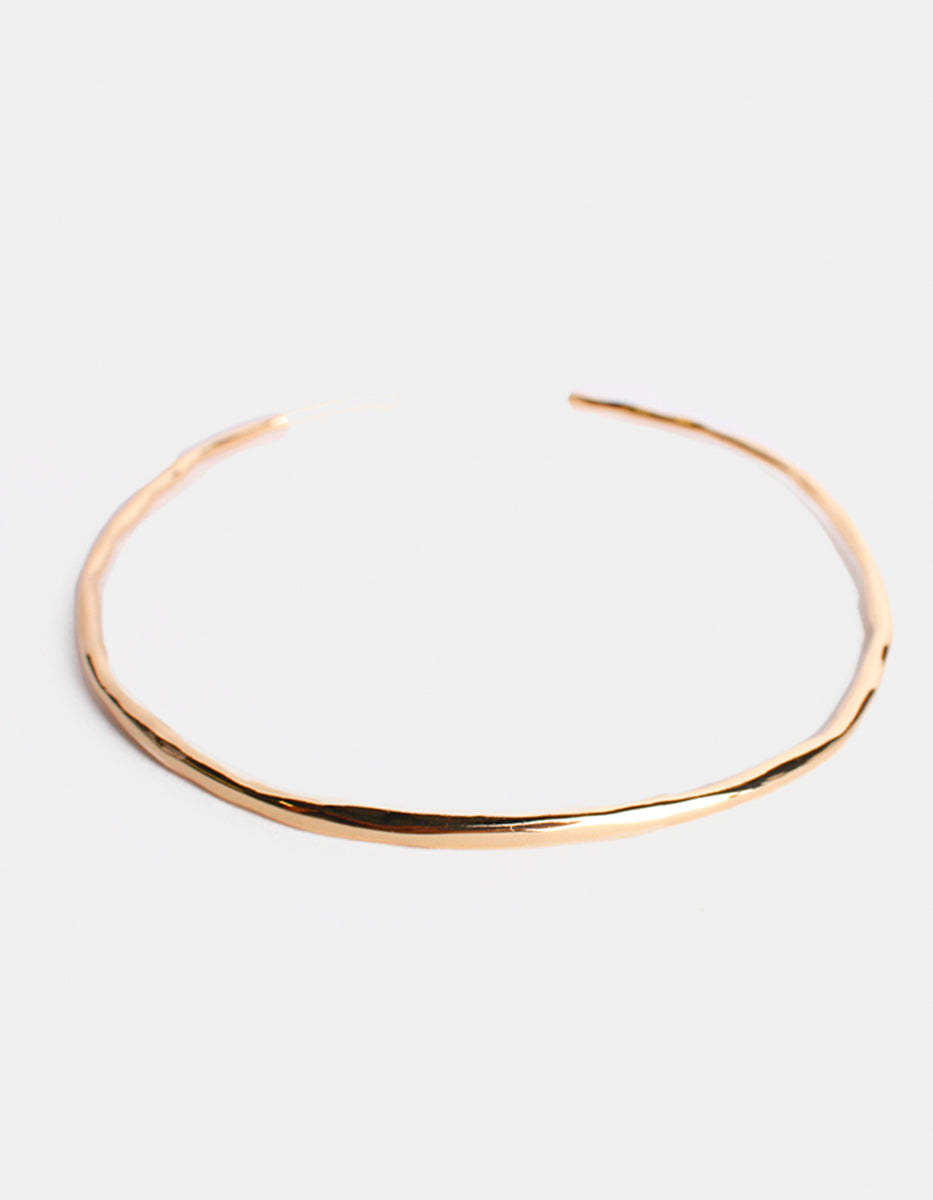 Gargantilla de oro laminado 22k martillada de 3 mm de grosor