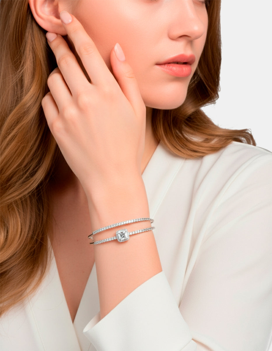 Brazalete doble hilo con topacios blancos y topacio central forma redonda Festive Style