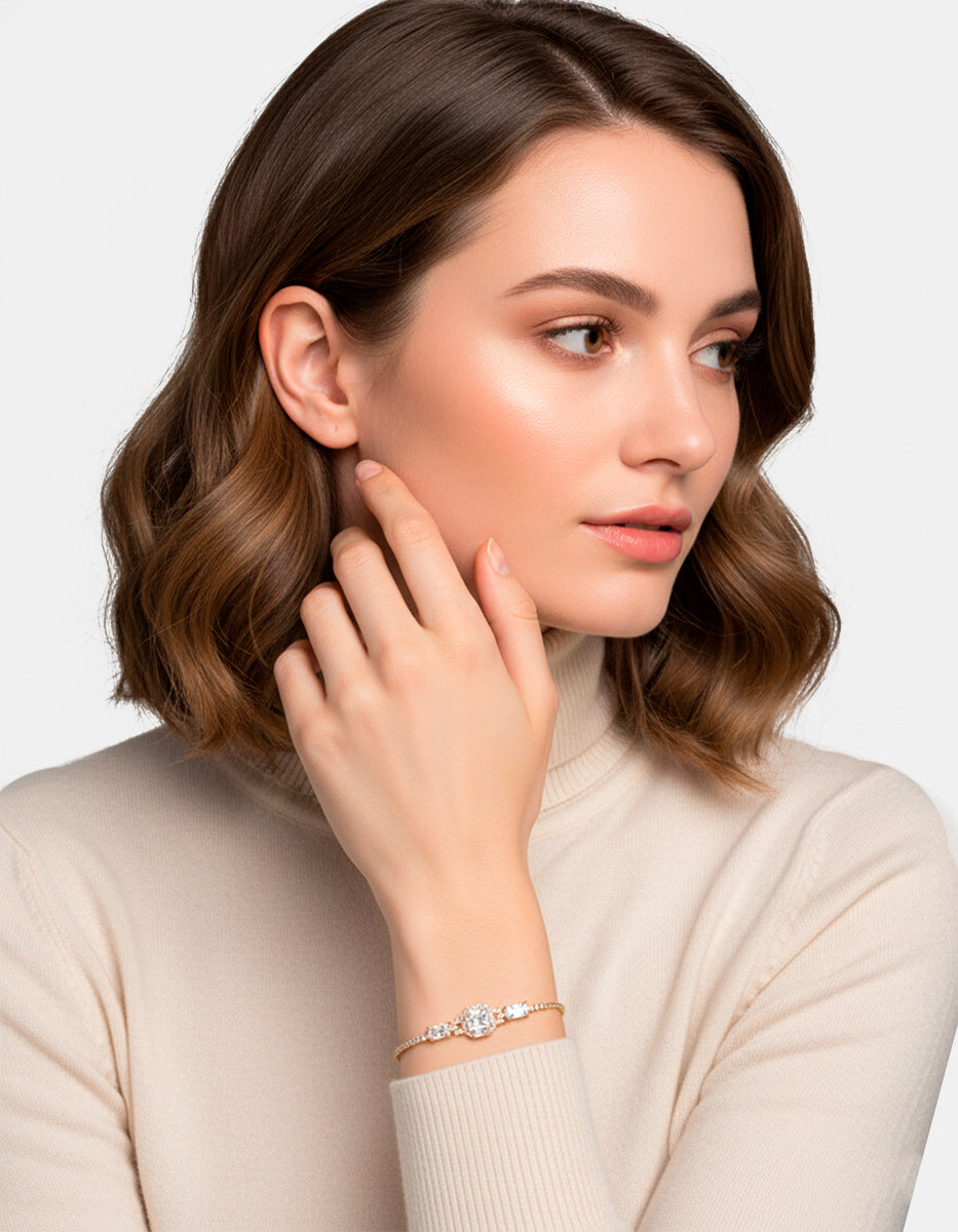 Pulsera ajustable con topacios blancos y 3 topacios centrales Festive Style