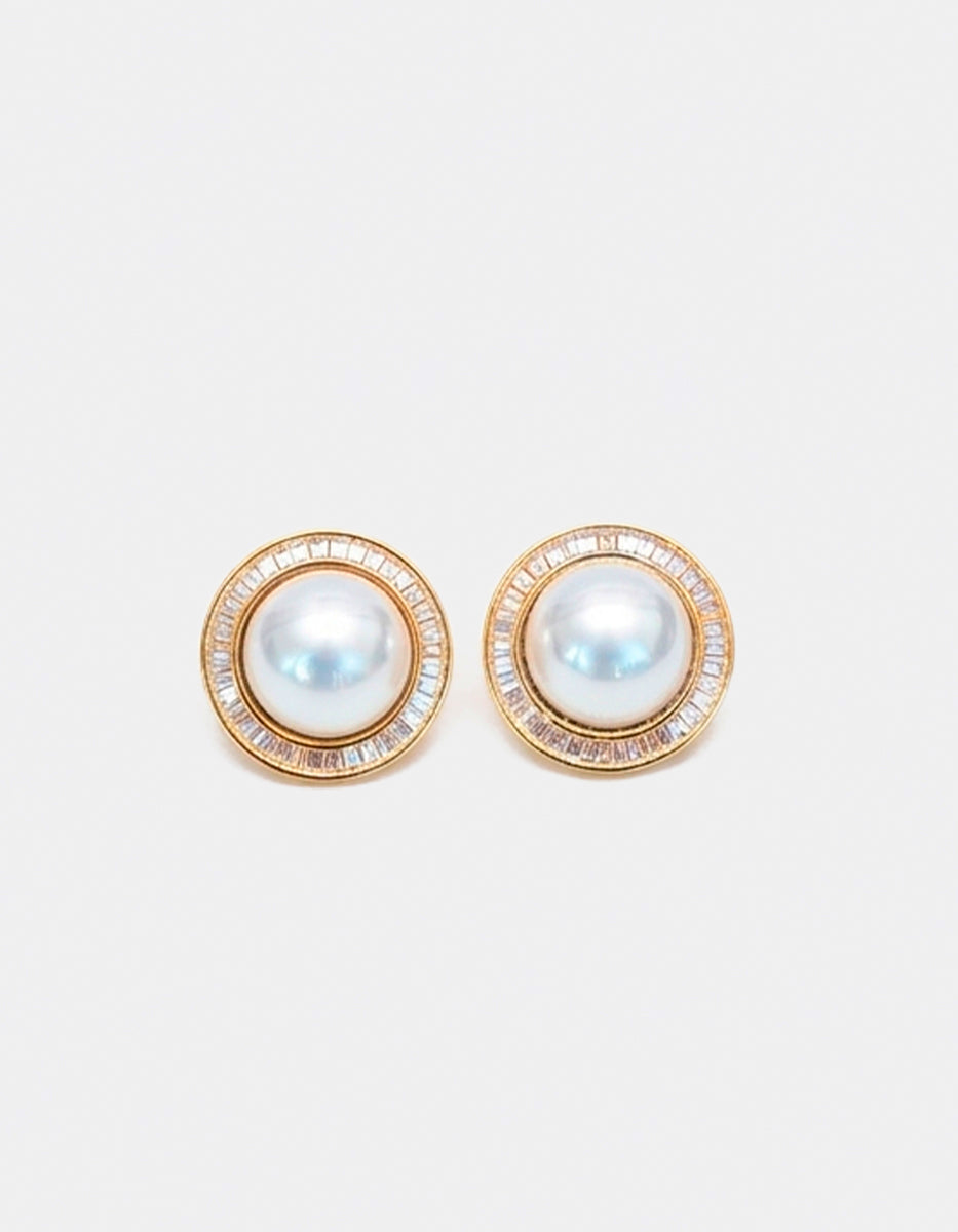 Aretes de bronce con baño de oro 22k con perlas y topacios blancos corte princesa Festive Style