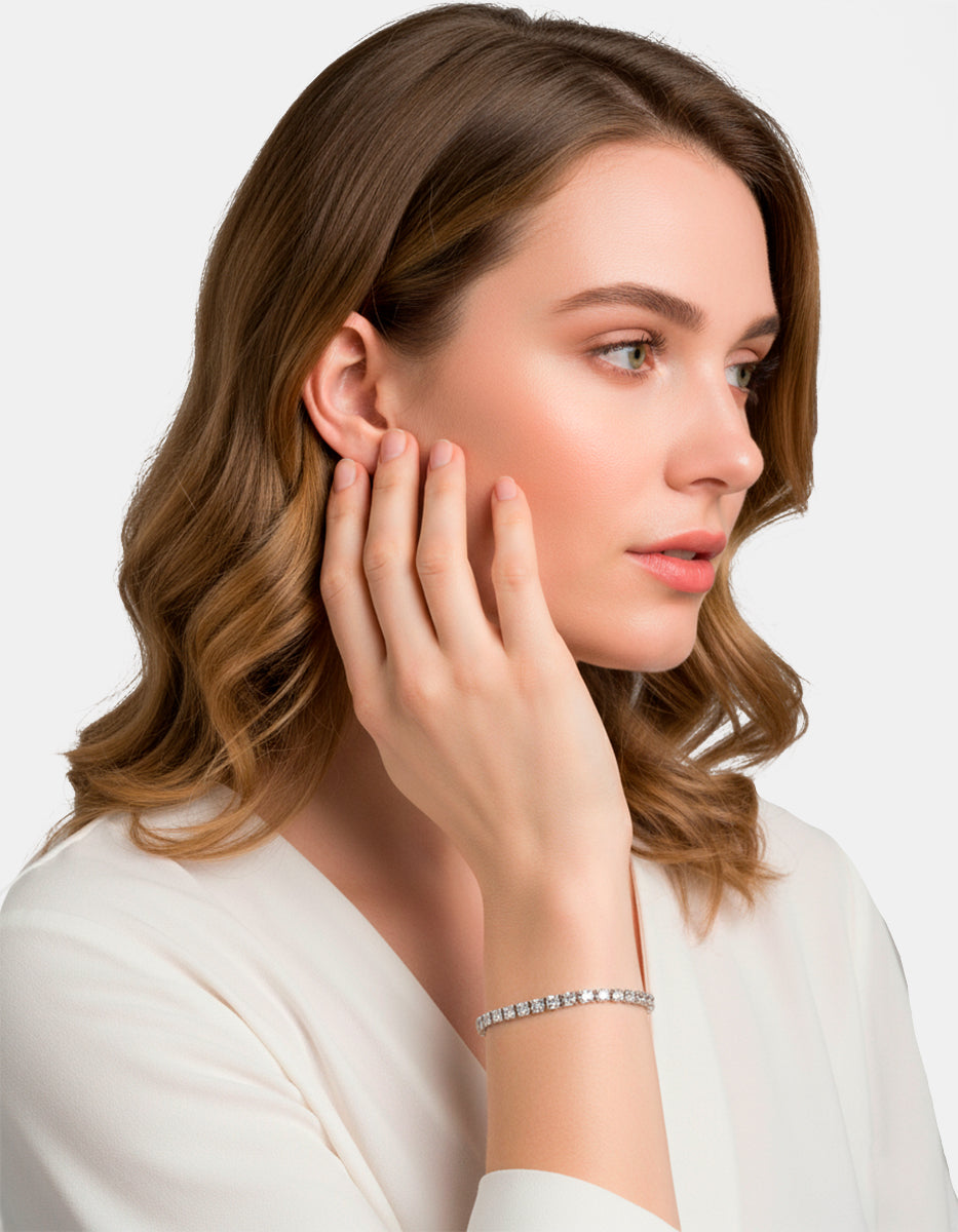 Pulsera ajustable con topacios blancos en forma de rombo Festive Style