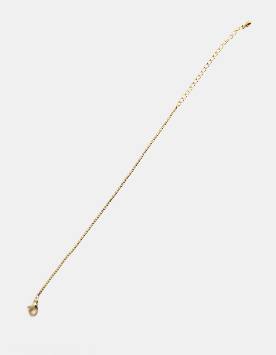 Pulsera delgada en baño de oro de 22 kt con topacios blancos en corte brillante Festive Style