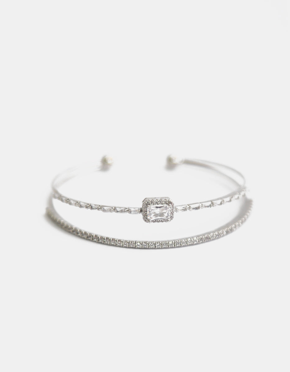 Brazalete con baño de oro 22 kt doble hilo con topacios blancos y topacio central rectangular Festive Style
