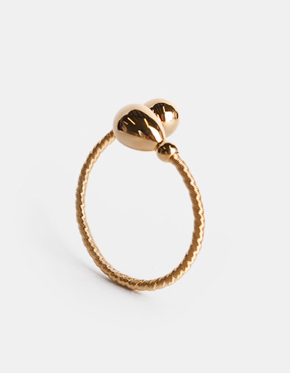 Brazalete de oro laminado con terminación en forma de gota Golden Chic