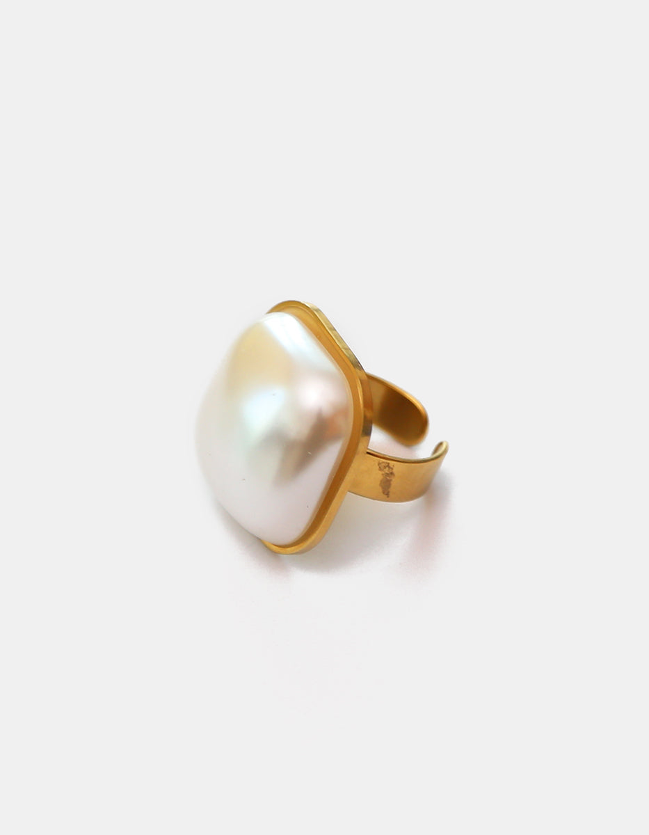 Anillo ajustable de madreperla cuadrada en oro laminado de 22kt