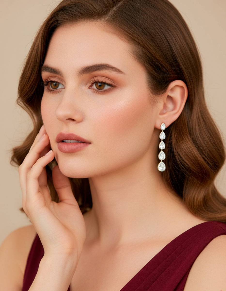 Aretes elegantes adornados con pavè de circonitas blancas Puresa