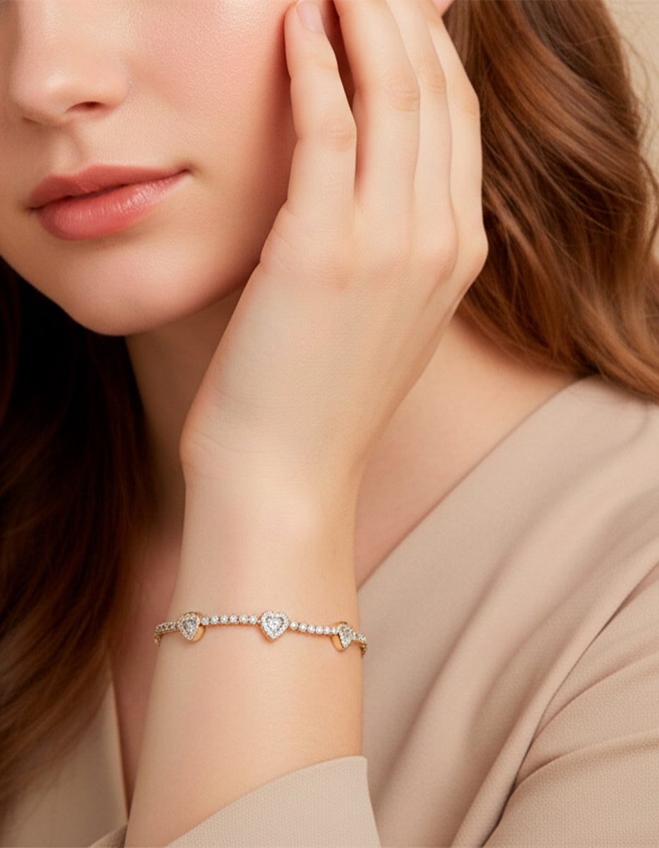 Pulsera ajustable en plata .925 con topacios blancos en corte corazón Love Story