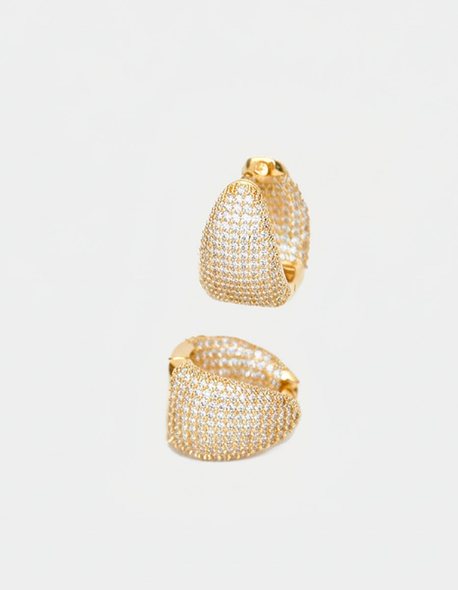 Aretes de bronce con baño de oro 22k e incrustaciones de topacios blancos corte brillante Festive Style