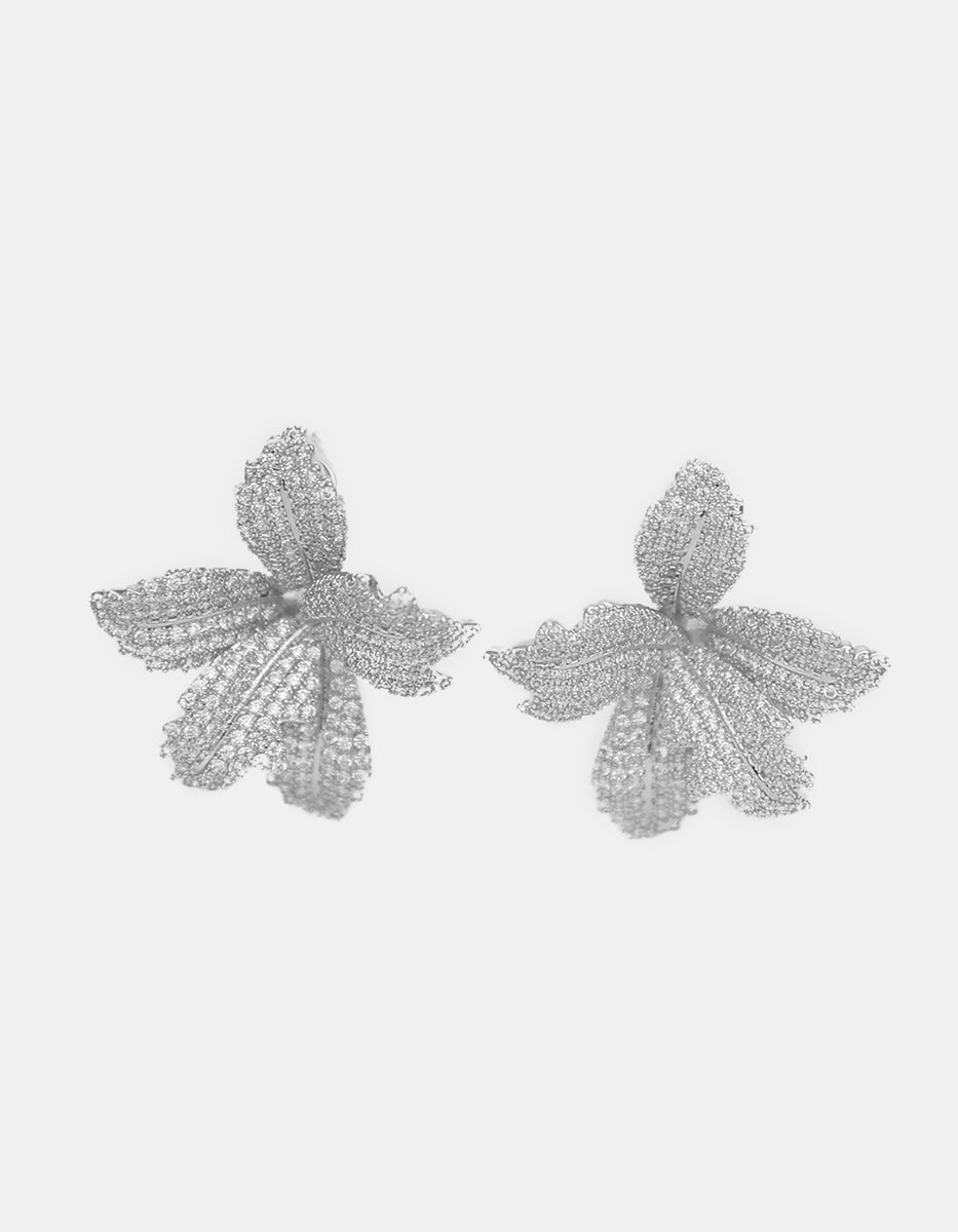 Aretes de bronce con baño de oro 22k en forma de flor con topacios blancos corte brillante Festive Style