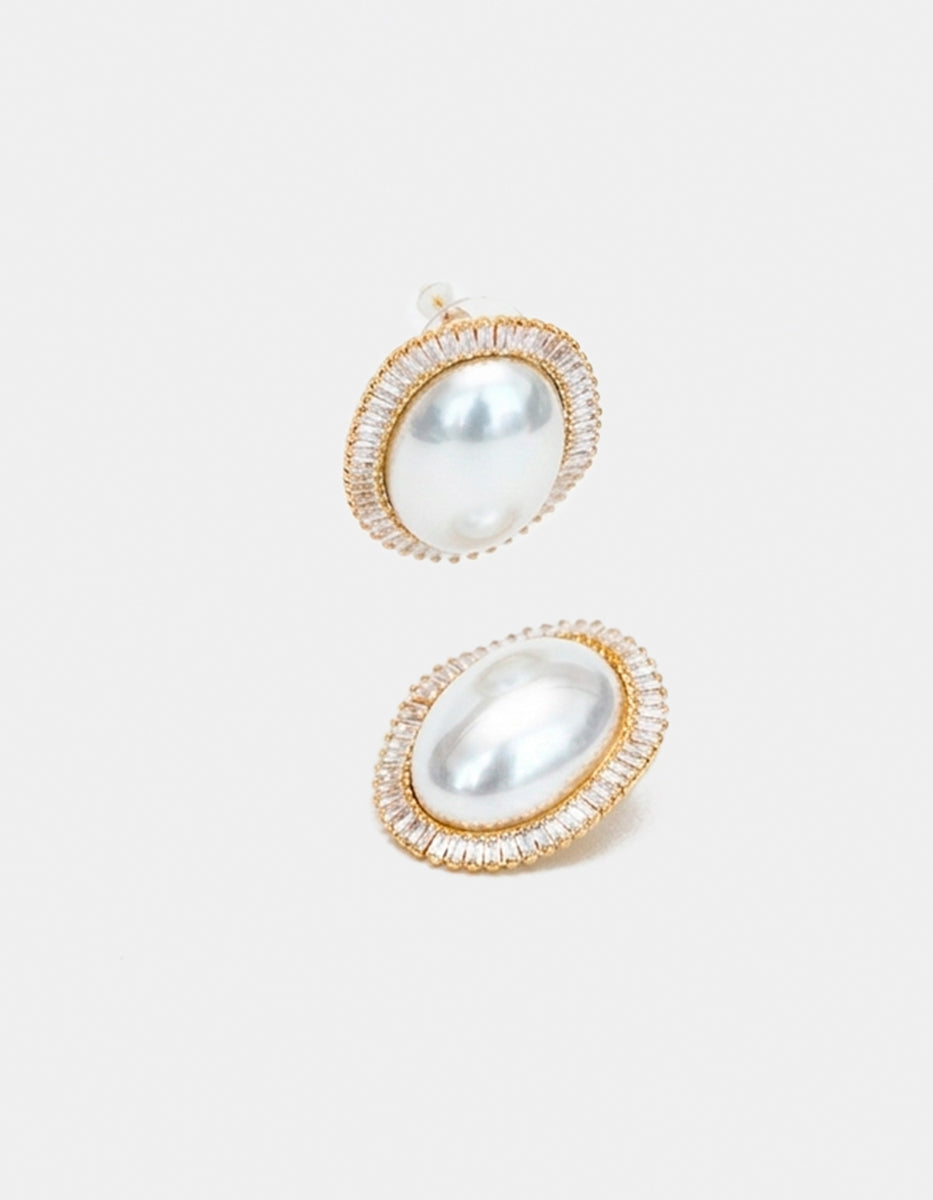 Aretes de bronce con baño de oro 22k con perlas ovaladas y topacios blancos corte brillante Festive Style